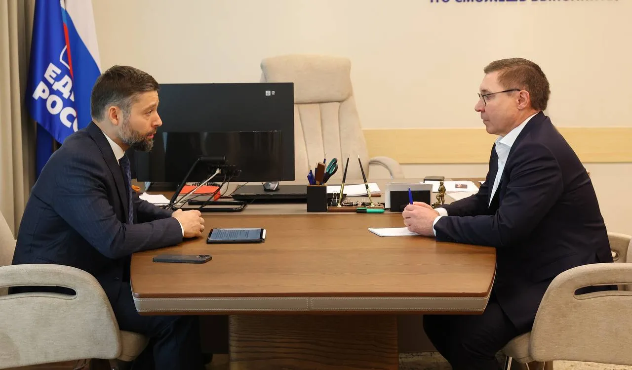 Александр Якубовский обсудил с Владимиром Якушевым замороженную стройку школы в Иркутск...