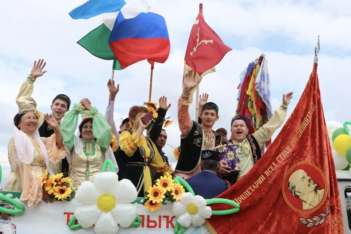 Продолжение Сабантуя в Татышлинском районе: парад колонн и чествование героев!

Церемонию праздника 