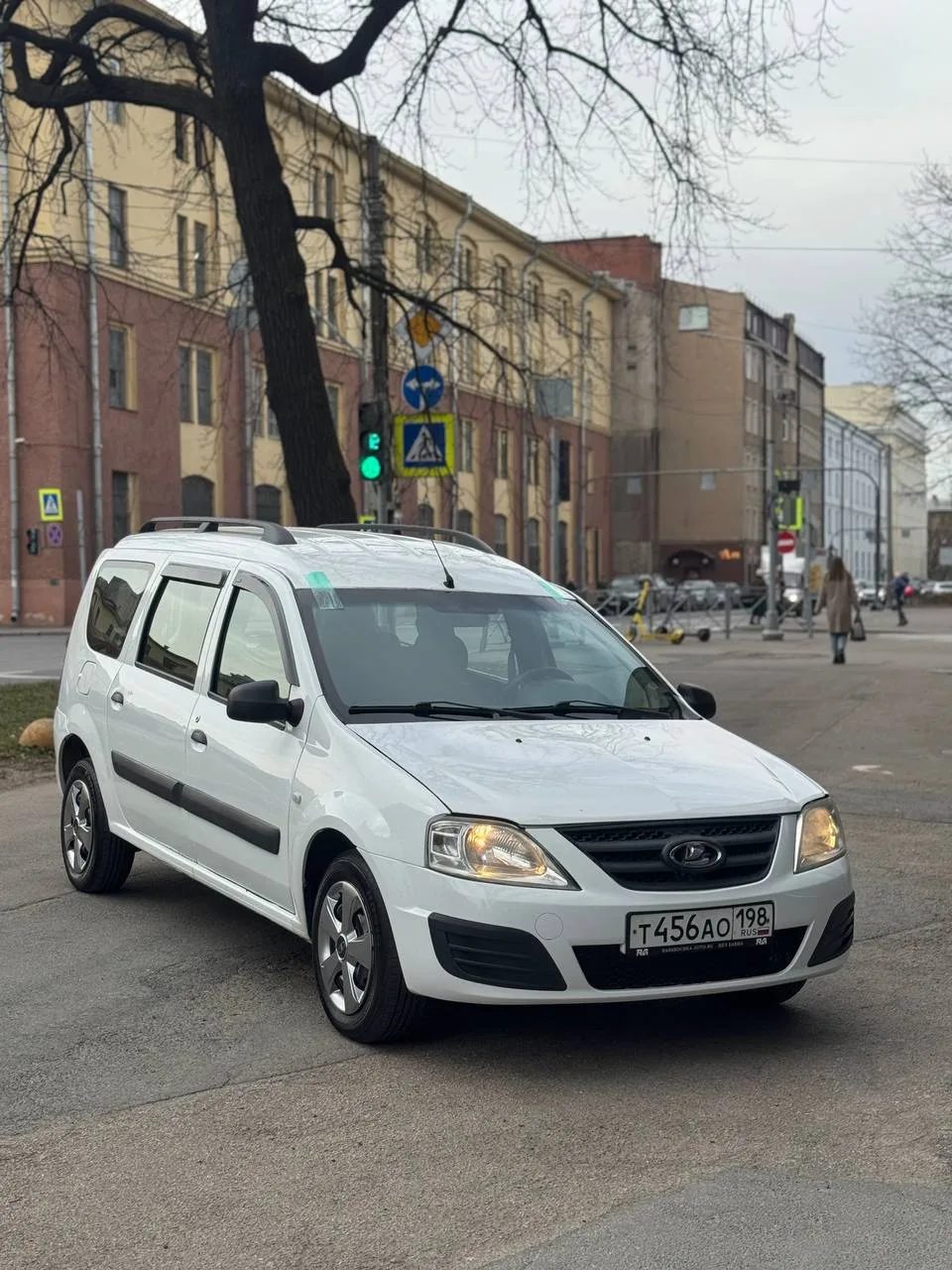 LADA LARGUS 7 мест люкс  ▪️ Год выпуска — 2019 ▪️ 1.6 | механика | 87 лс ▪️ 173 тысяч пробег  ▪️ 7 м