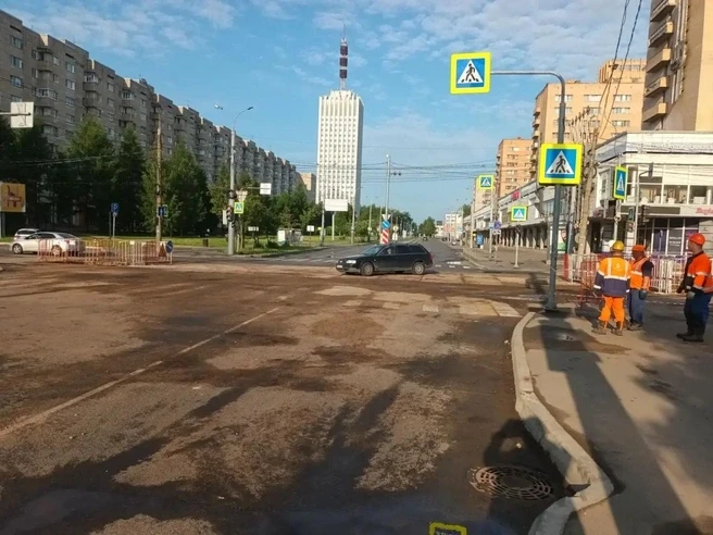 В центре Архангельска открыли движение после перекрытия Воскресенской, из-за которого н...