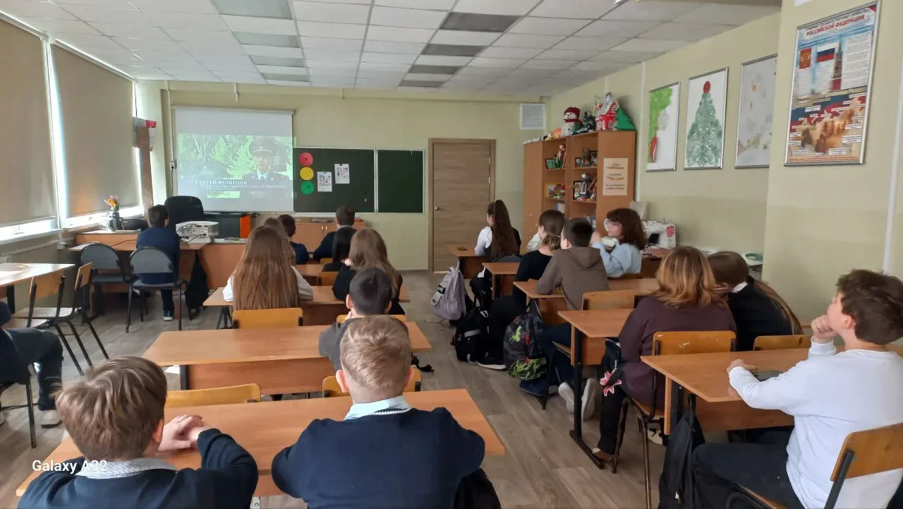 Безопасность — это жизнь: в Брянском городском образовательном комплексе №59 прошла декада дорожной 
