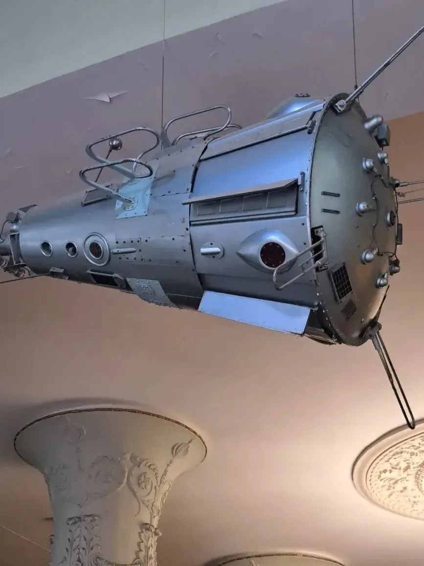 7А, 7В, 7Д в Волгограде: Космические открытия на каникулах! 🚀  Наши юные звездочеты из 7А, 7В и 7Д к