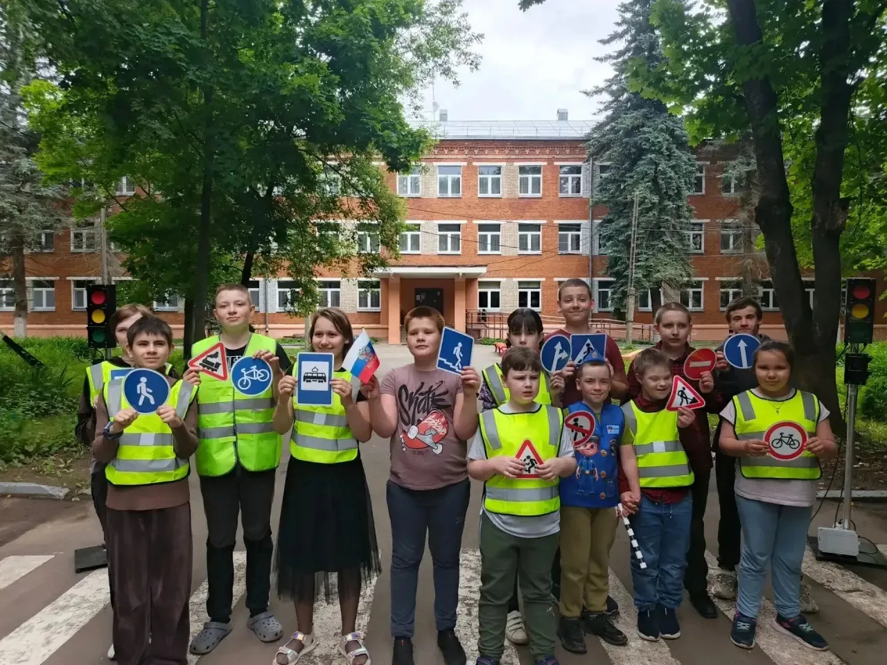 📍Неделя ПДД продолжается в лагере "Ручеёк".

🚦Сегодня ребята приняли участие в игре "Школа светофо