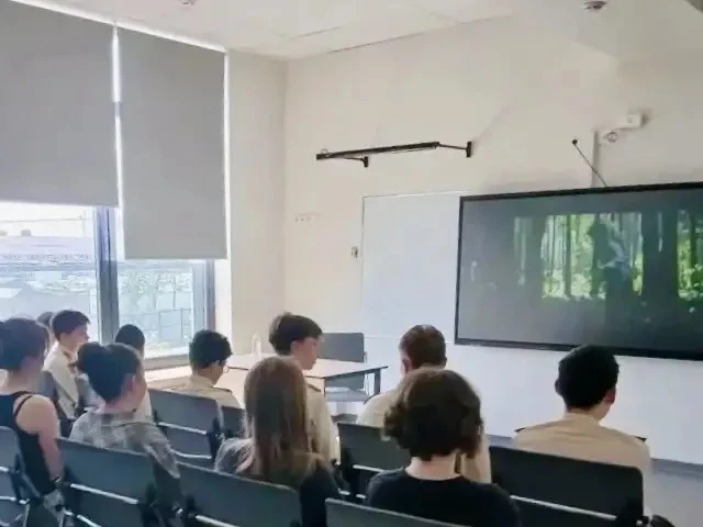 КИНОПОКАЗЫ   🎬 Друзья! В нашем Образовательном квартале продолжается проект «Кино в школе», и накану