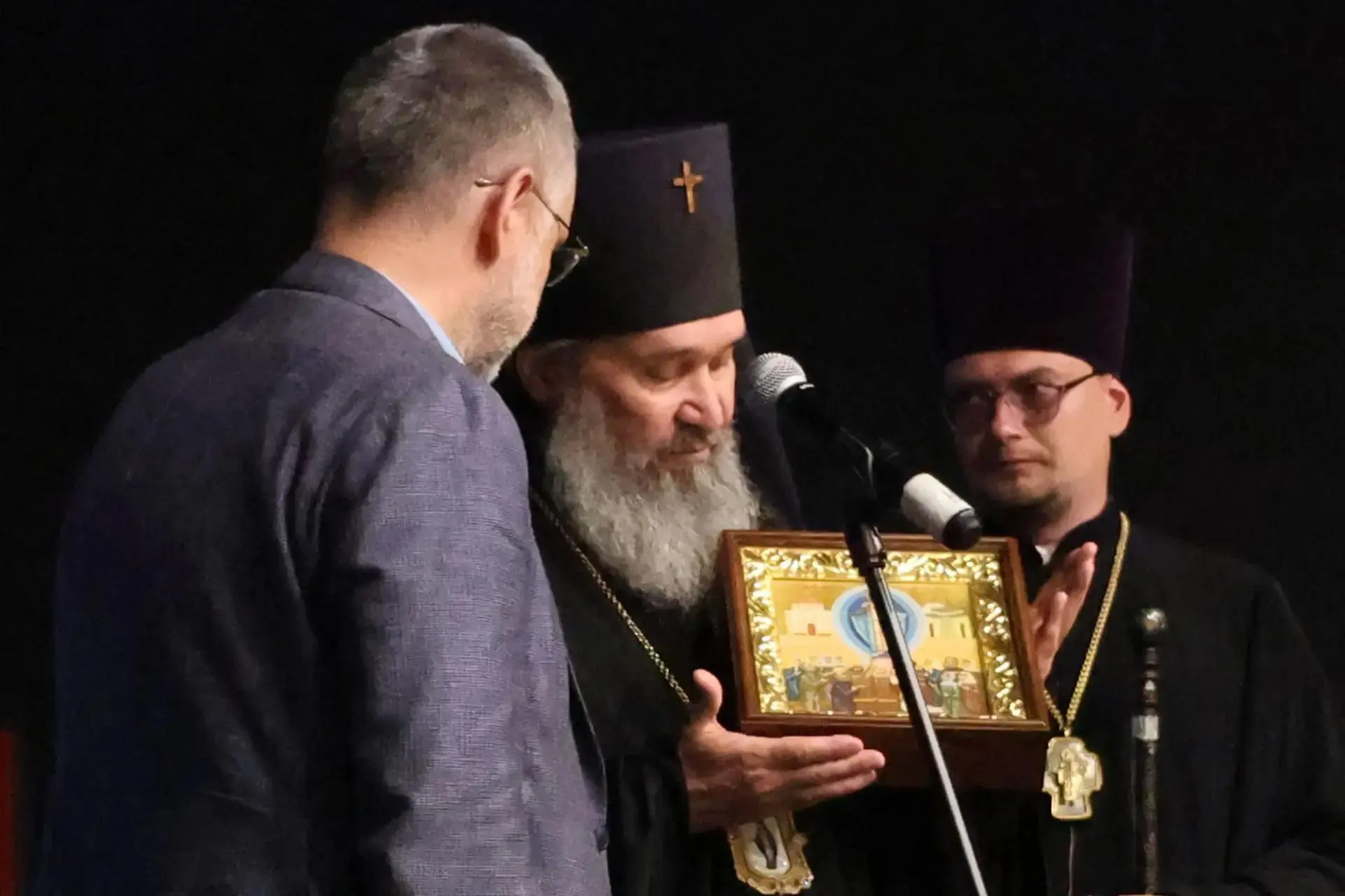 Предваряя показ фильма «Элистинское чудо» в кинотеатре «Октябрь, председатель правитель...