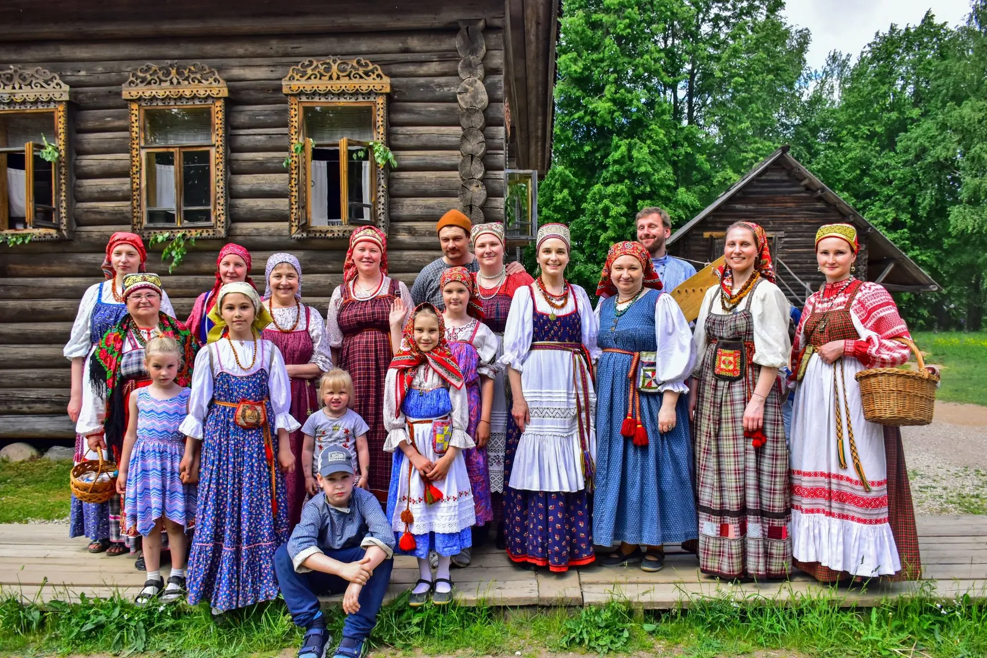Летний праздник в Витославлицах 

📆21 июня, 12:00-15.00
📍Музей деревянного зодчества «Витославлицы