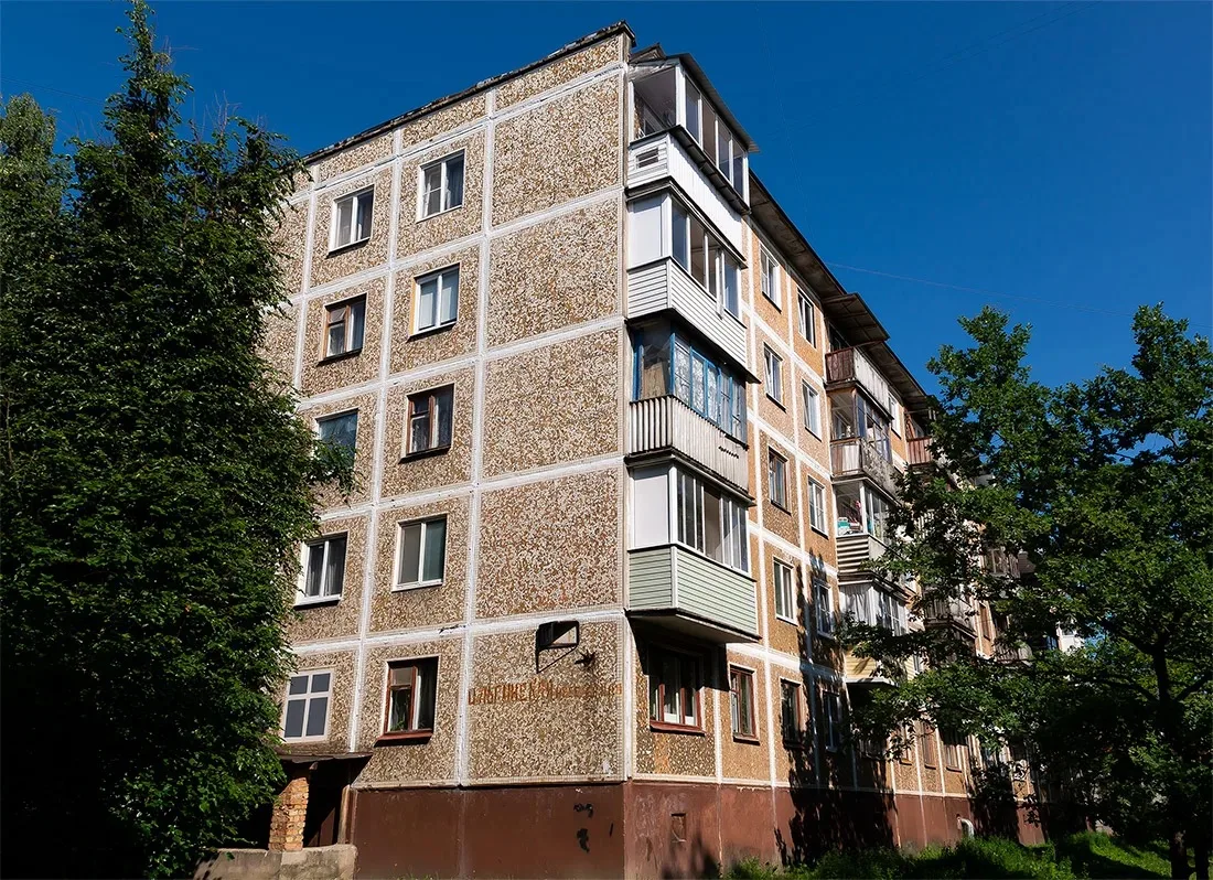 Десять псковских дворов благоустроят до 30 сентября.