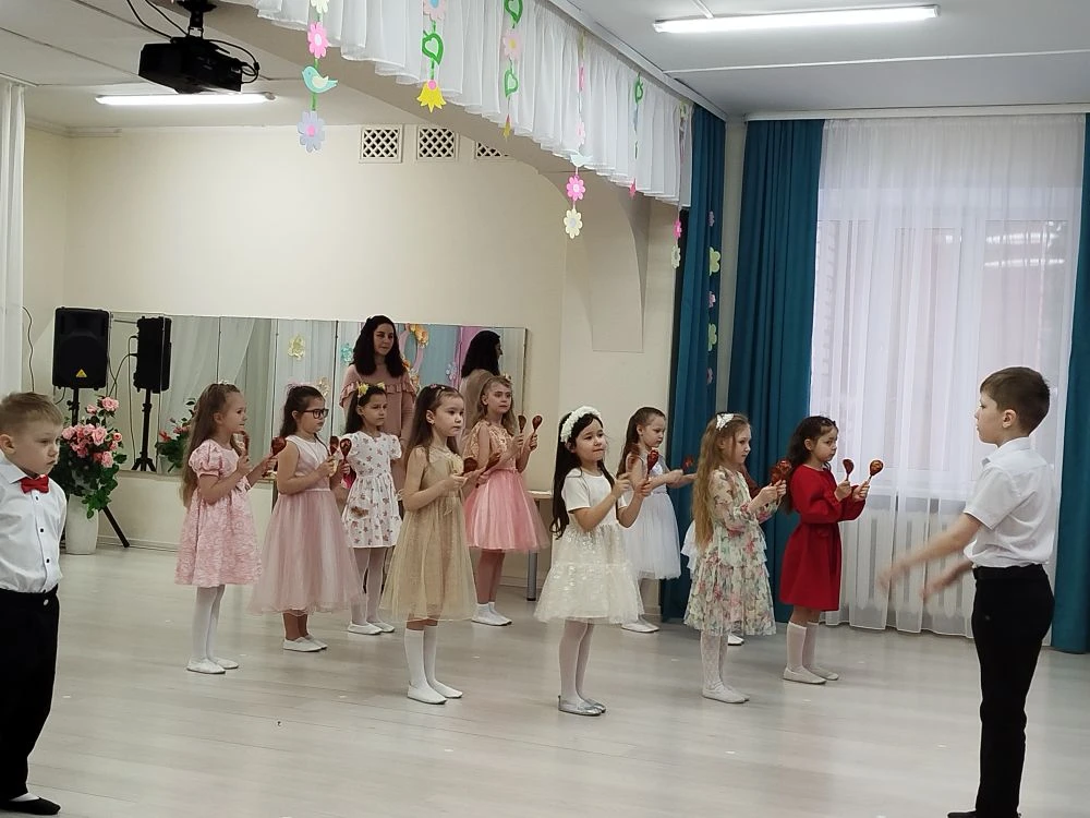 8 Марта в детском саду – самый трогательный, нежный и удивительный праздник. Он посвящё...
