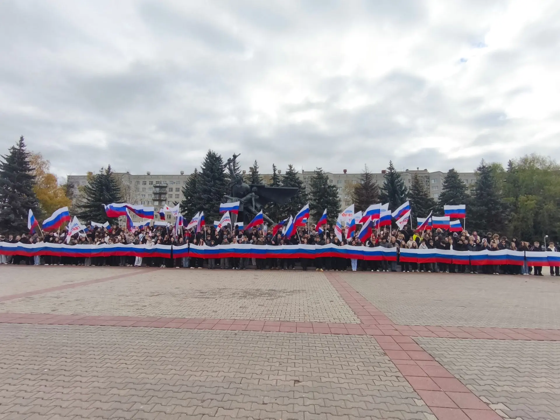 От всей души поздравляем Президента Российской Федерации Владимира Владимировича Путина...