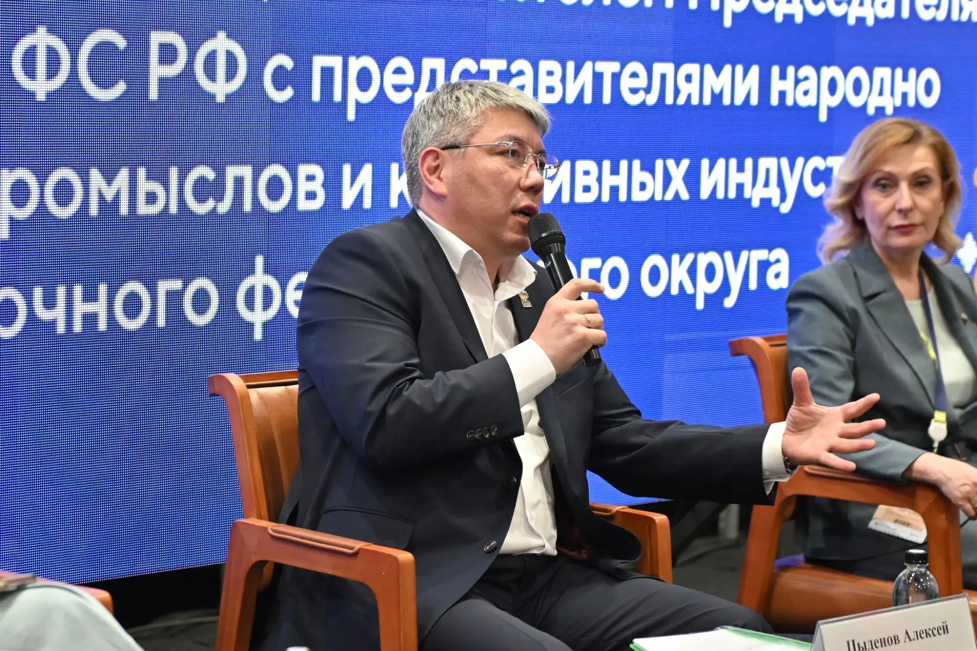 Вместе с заместителем Председателя Совета Федерации Инной Юрьевной Святенко встретились с мастерами 