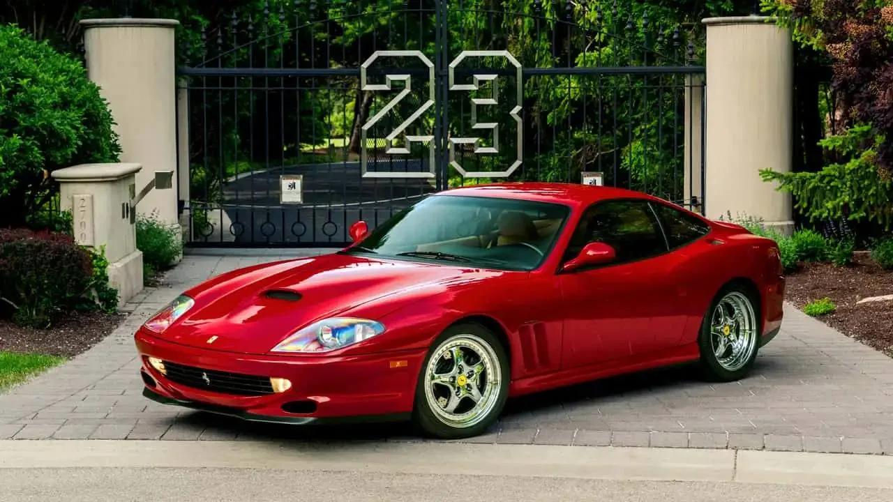 Ferrari Майкла Джордана продали за РЕКОРДНЫЕ $2,7 миллиона (₽225 миллионов).