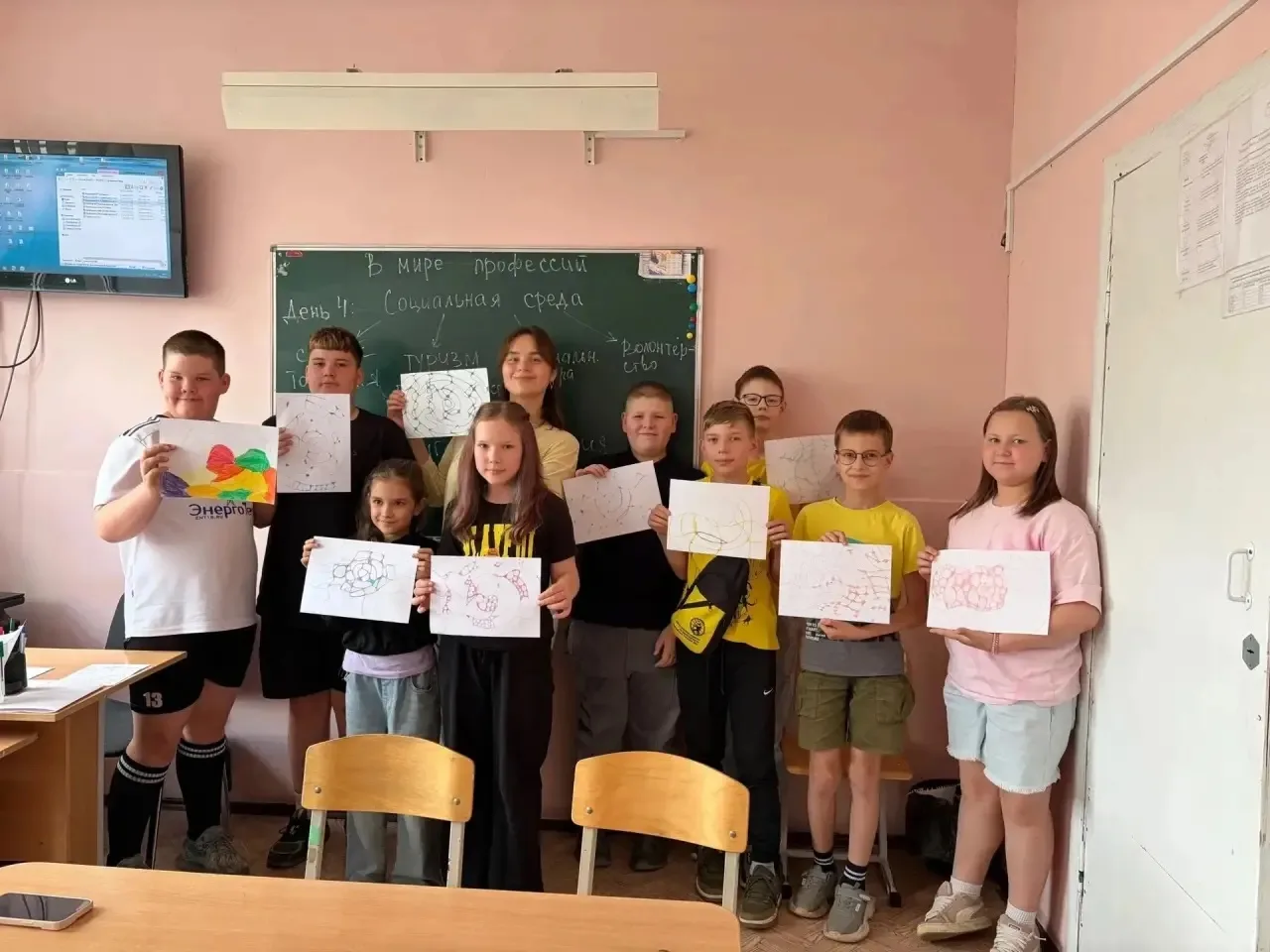 🌍 Четвертый день нашей профориентационной смены: Социалка — это не только про «помогат...