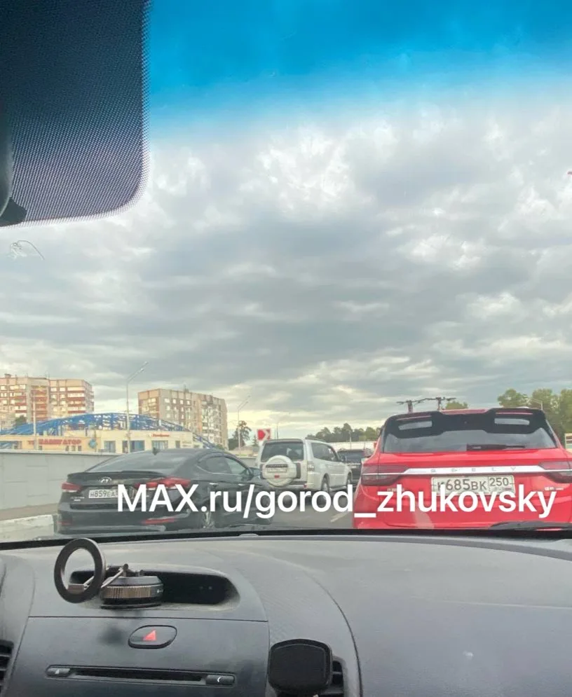 Подписчики никуда не могут проехать...