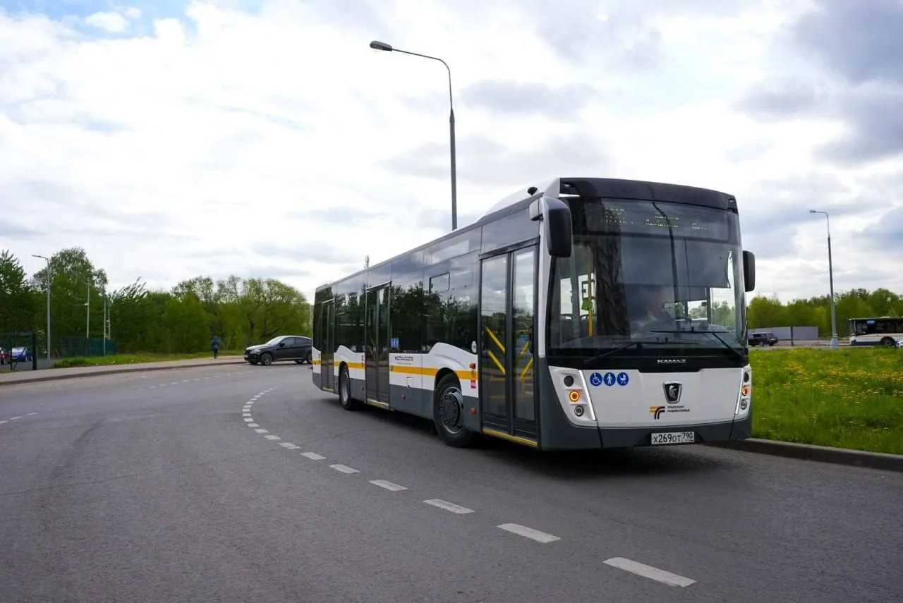 Более 8,6 млн поездок совершили пассажиры подмосковного общественного транспорта с 12 по 14 июня.

Э