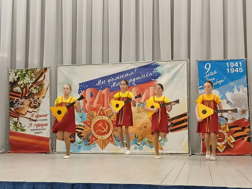 В нашей школе состоялся галла- концерт для ветеранов труда, вооруженных сил РФ, детей войны, посвяще