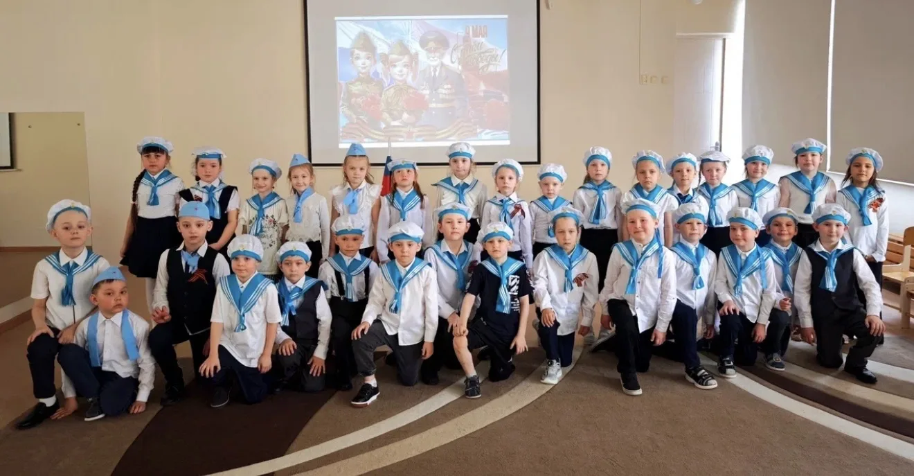 06 мая в 3 корпусе МАДОУ «Компас» прошло праздничное мероприятие, посвящённое 81-й годовщине Великой