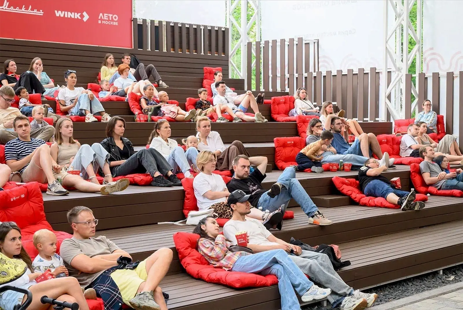 💚 Бесплатные активности для идеальных летних выходных 

📍 Северный речной вокзал — летний кинотеат