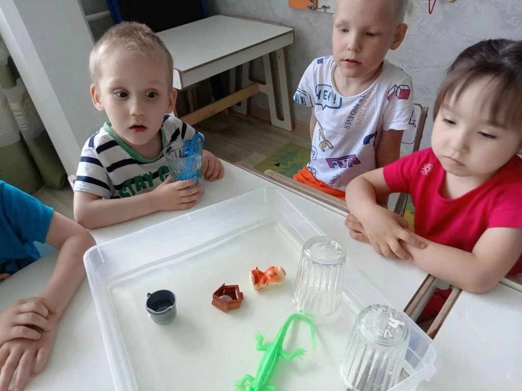 🎉В «День науки и изобретений» у наших малышей прошёл увлекательный «День экспериментов...
