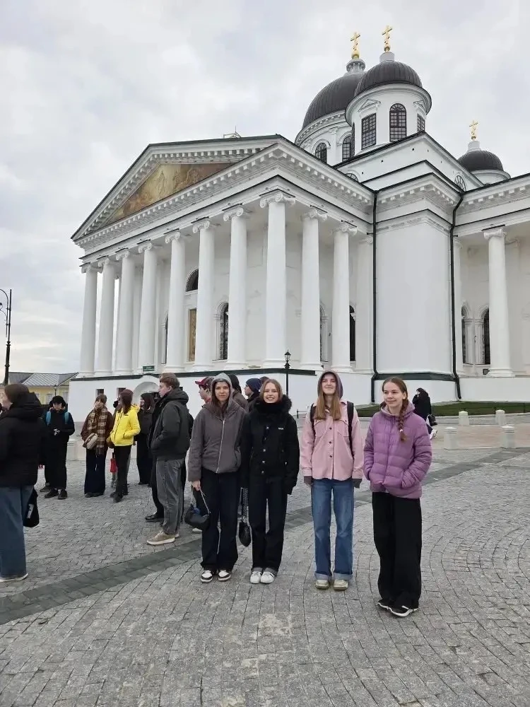 🧳 Наши ребята из 10-го универсального класса вместе с Софьей Николаевной Гогузевой не ...