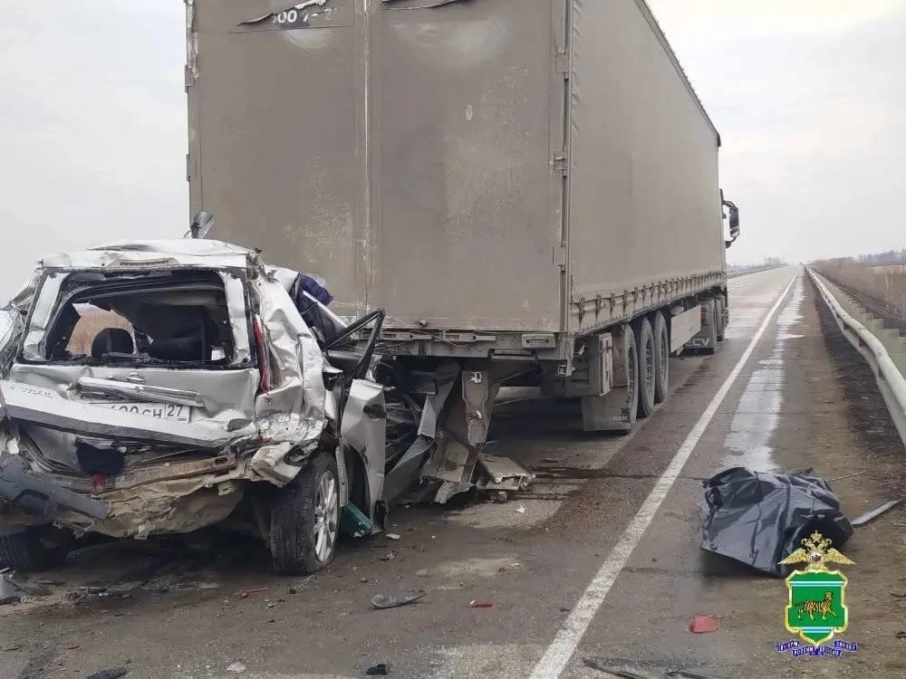 ⏺Жесткое смертельное ДТП из-за тумана… автомобиль спрессовало между грузовиками   На трассе Чита – Х