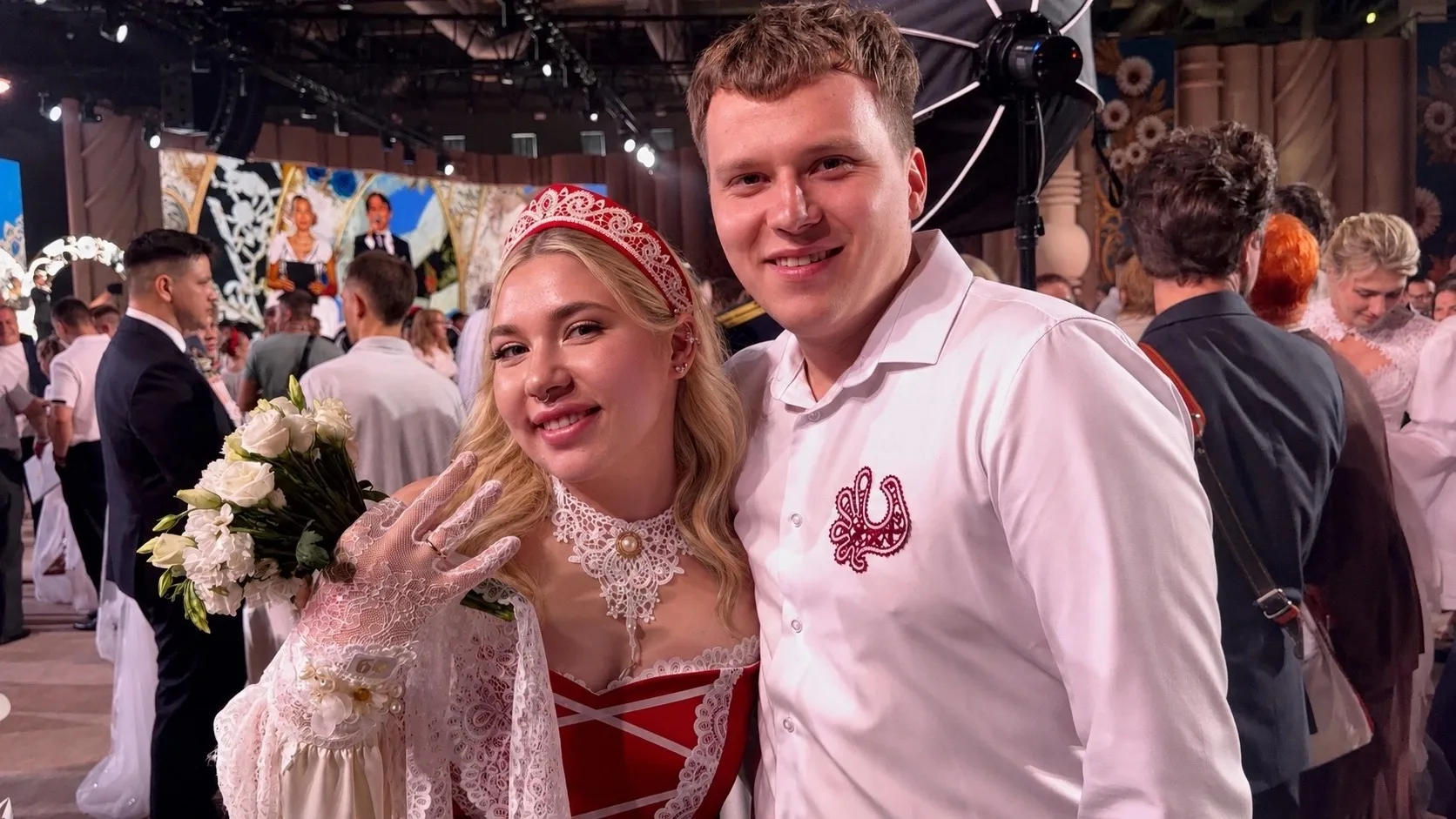 Пара из Вологды соединила свои сердца на Всероссийском фестивале ♥️

Накануне, в День семьи, любви и