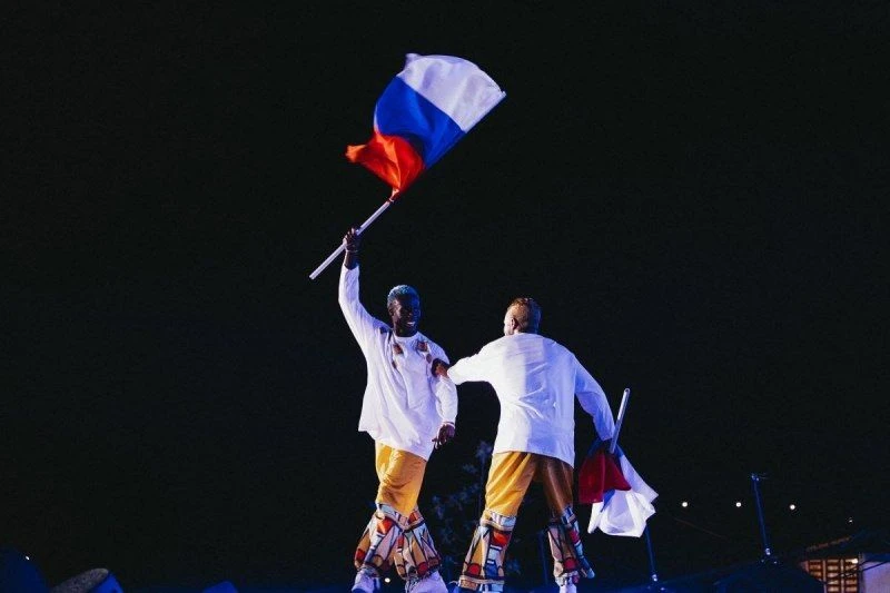 🎨 Фестиваль «Таврида.АРТ» впервые пройдет в Екатеринбурге 11–17 сентября

Арт‑кластер станет операт