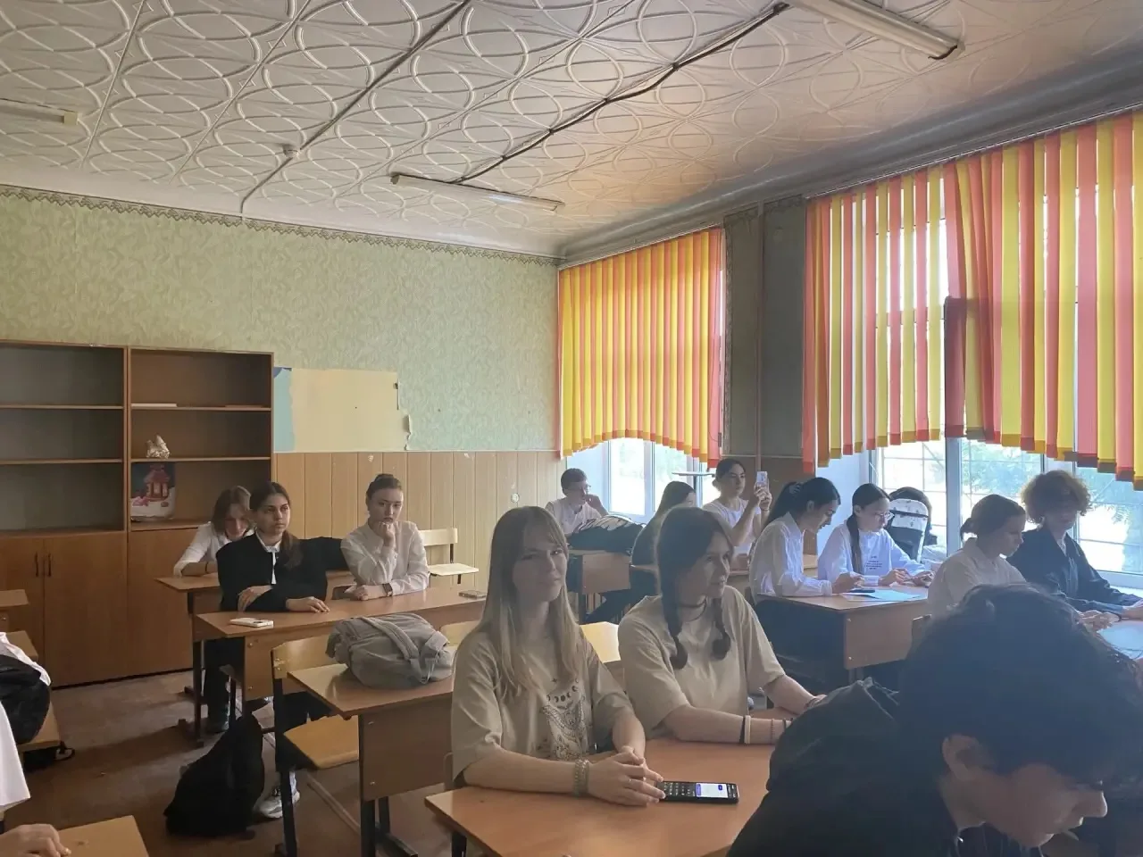✨ Просветительская лекция в школе № 14: знания с Российским обществом «Знание»!