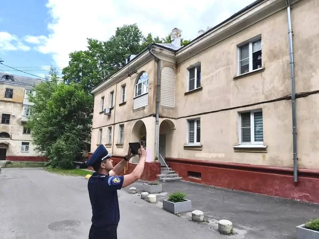 👮Состояние более 48 тыс. МКД Подмосковья осмотрят в преддверии нового отопительного сезона 
Инспект