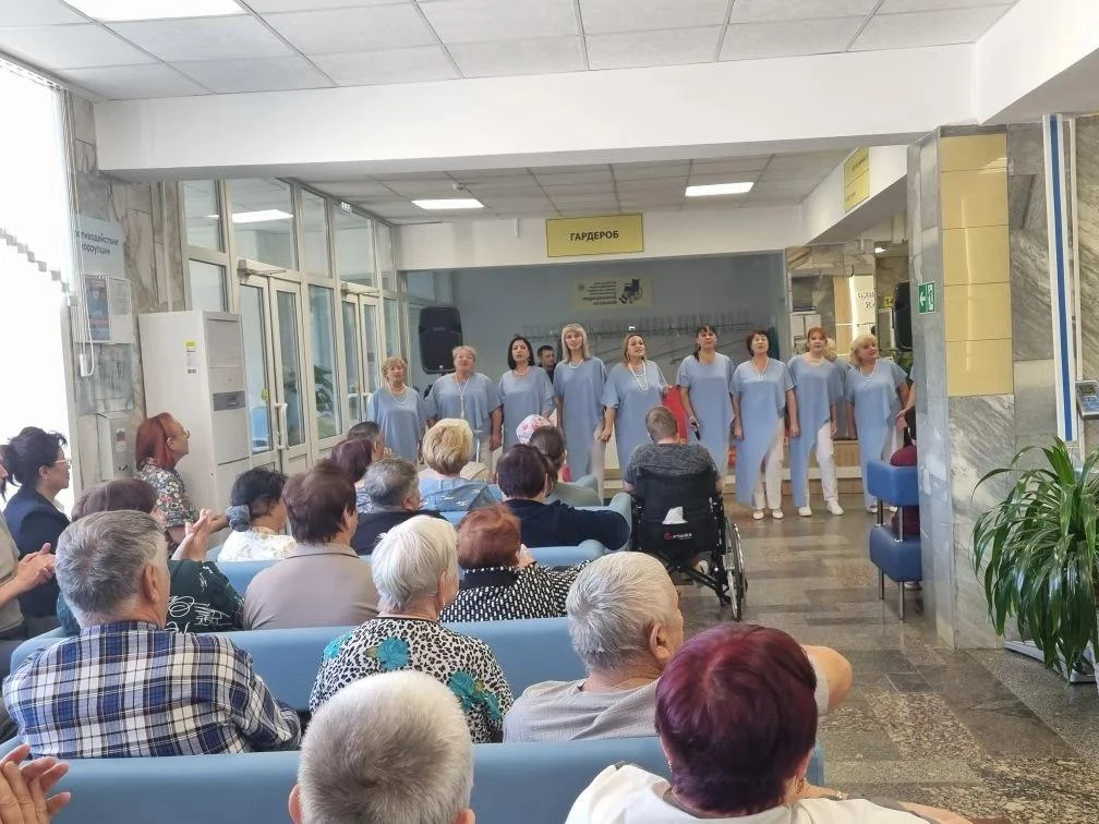 🎶 Иногда для хорошего настроения нужно совсем немного — знакомая песня, тёплая встреча и люди, с ко