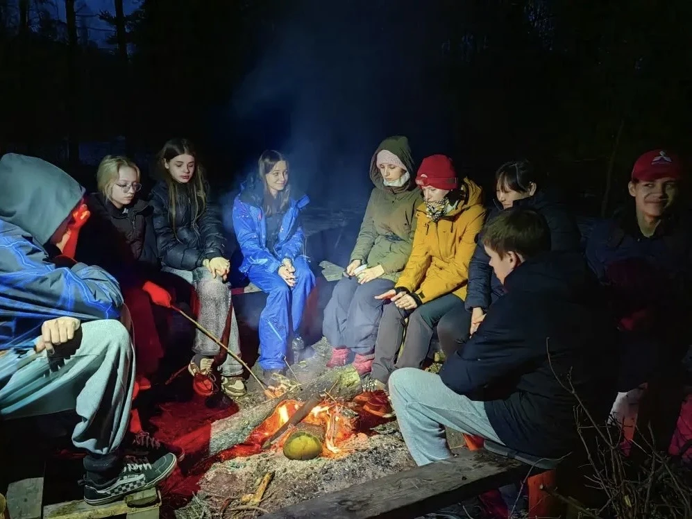 🔥 Треск костра, чистый воздух и душевные разговоры  🏕️ Именно такая атмосфера царит сейчас у наших а