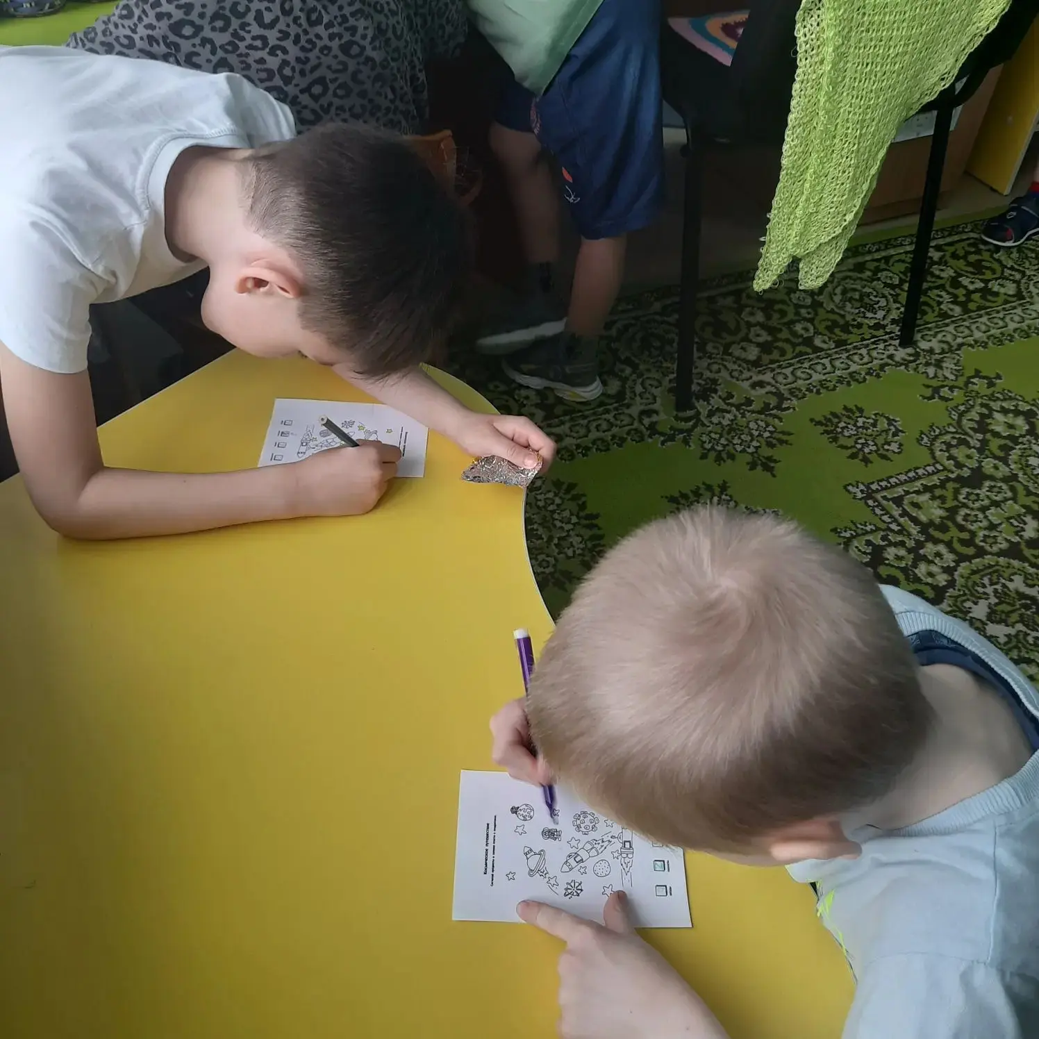 В логопедической  группе " Радуга"  была проведена квест- игра " Собери планеты". Во вр...