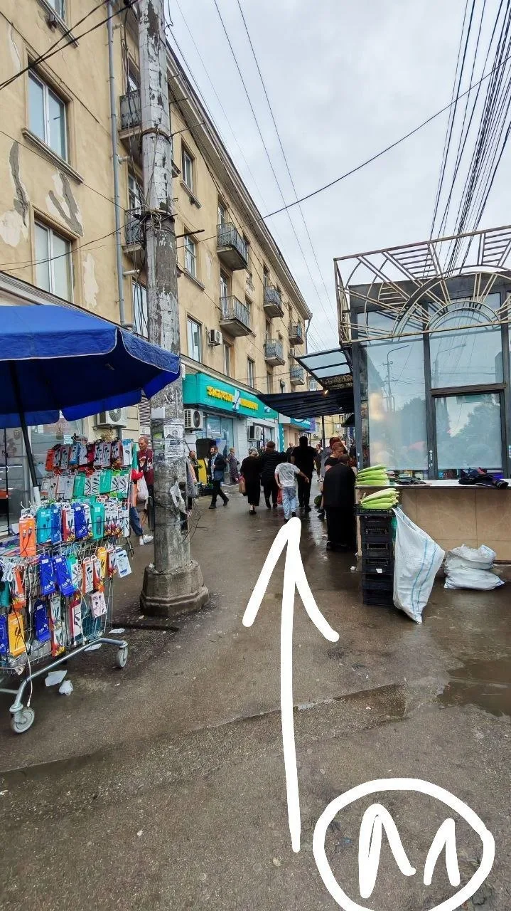 🦞Есть место в Тбилиси, куда я советую ехать с пустой сумкой. Обратно она пустой точно ...