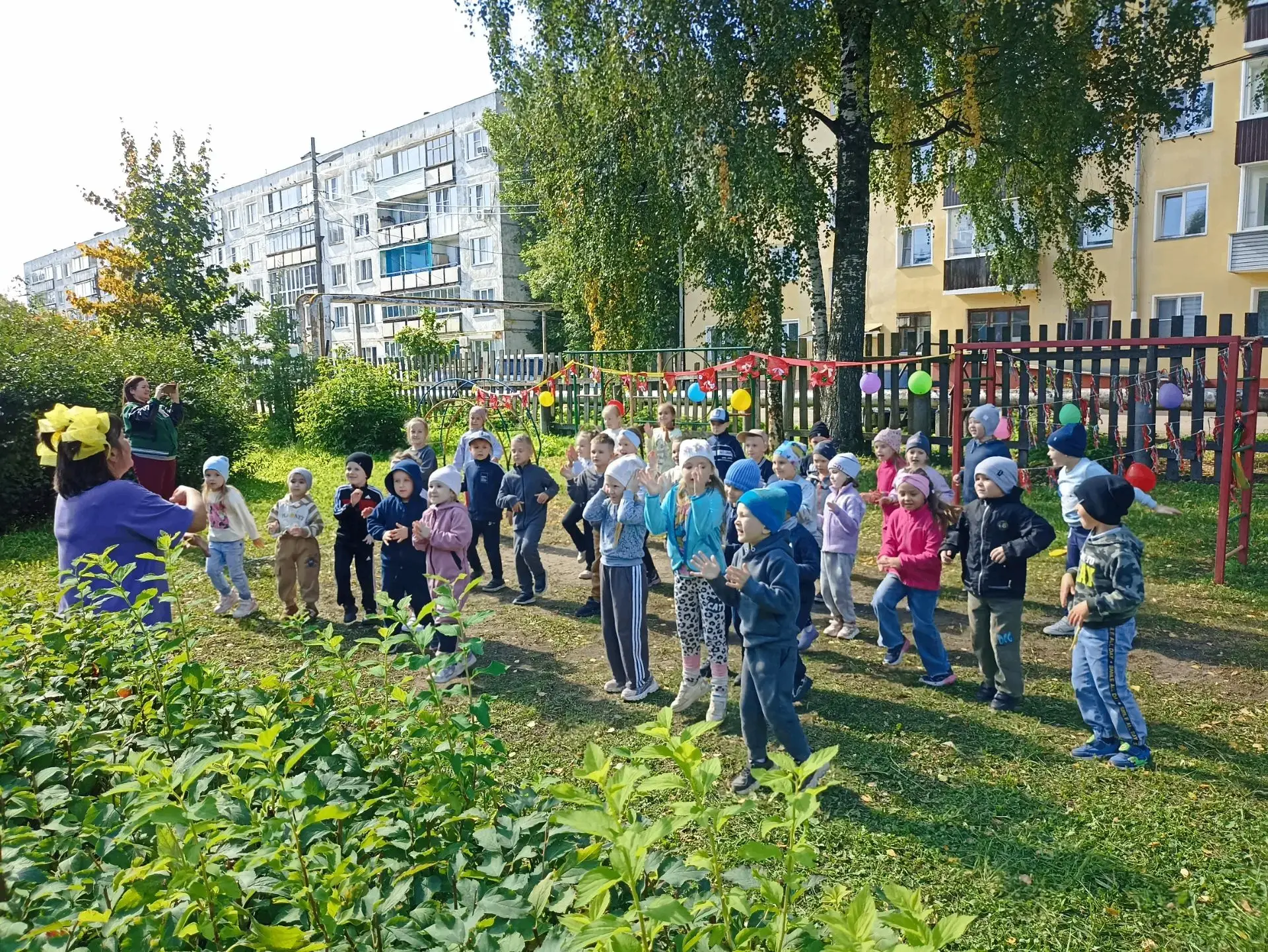 🌞 👫 Сегодня у детей старшей и подготовительной групп прошло спортивное развлечение «П...