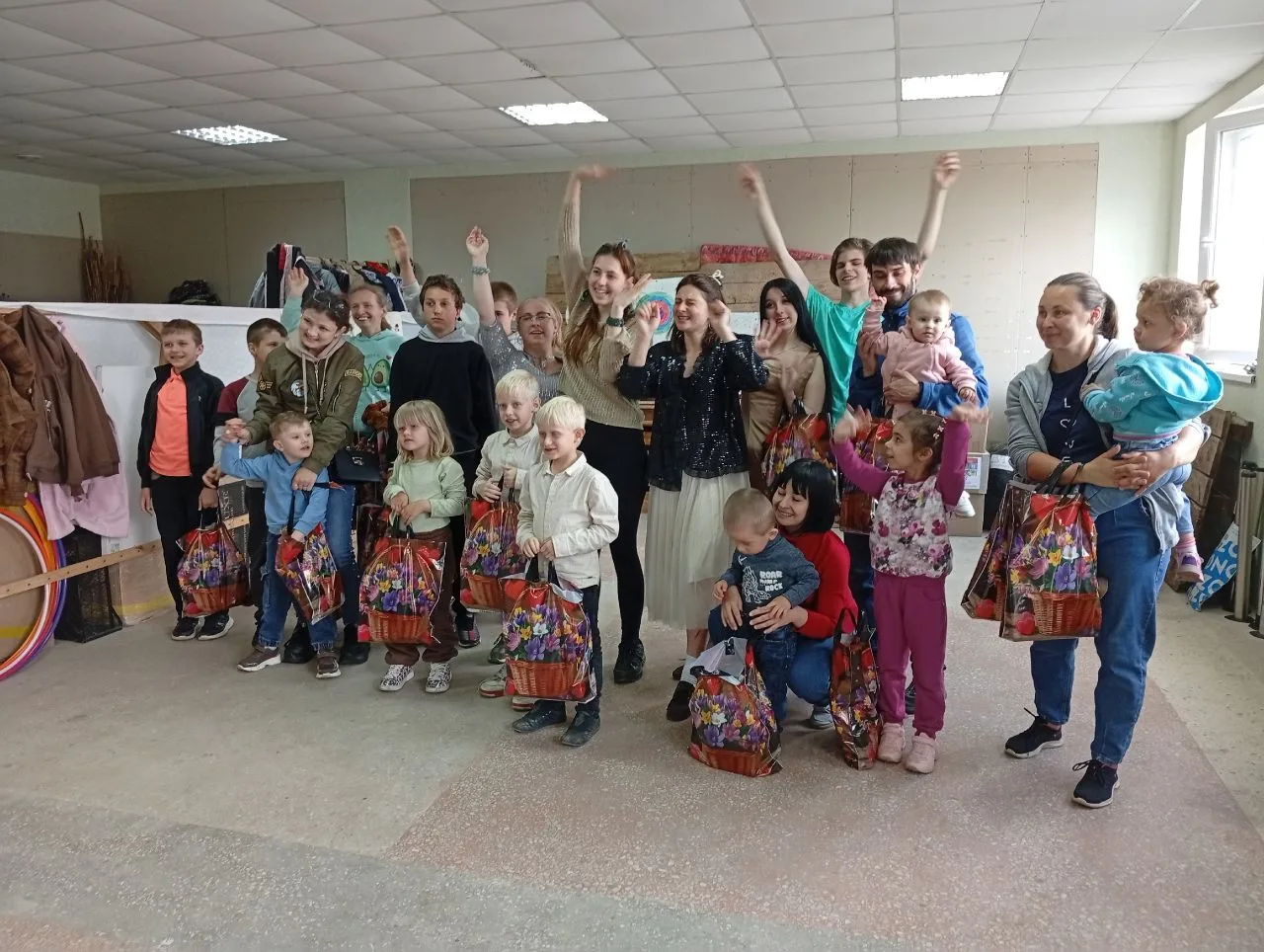 С Днём защиты детей! 🎈