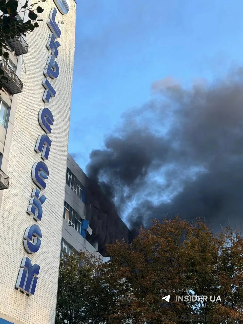 ⚡️ В Днепропетровске прилёт реактивного дрона по зданию "Укртелеком" в центре города — ...