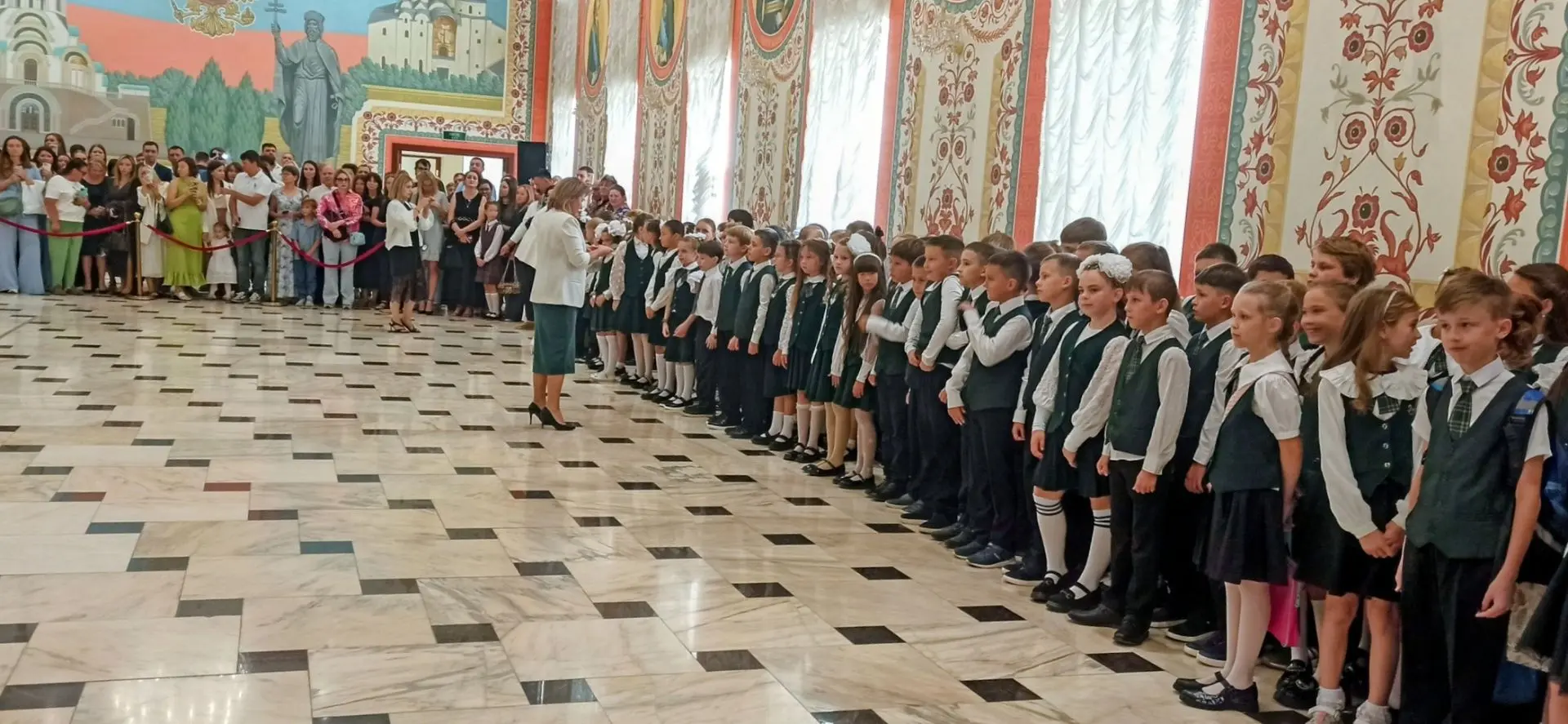 1 сентября наша гимназия распахнула двери для учеников. В этом году мы встречали новый ...