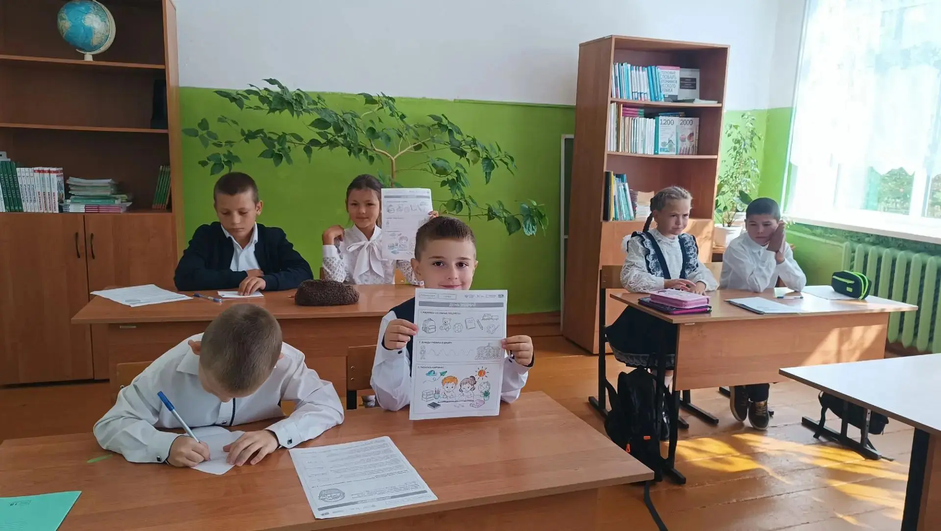 1 сентября в нашей школе состоялось первое в этом учебном году внеурочное занятие из ци...
