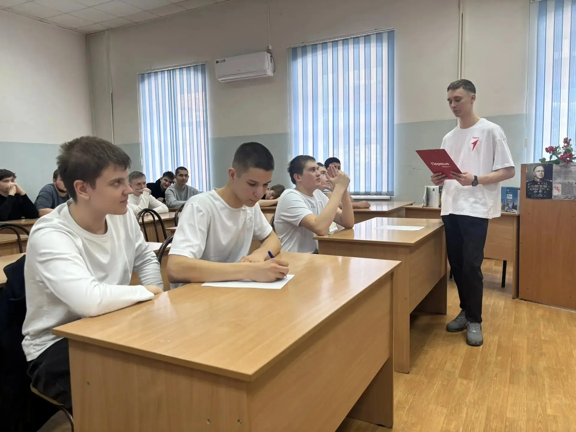 🇷🇺 Крым и Россия: общая история в ГАПОУ "ОАТК им. В.Н. Бевзюка"  В нашем колледже прошло мероприятие