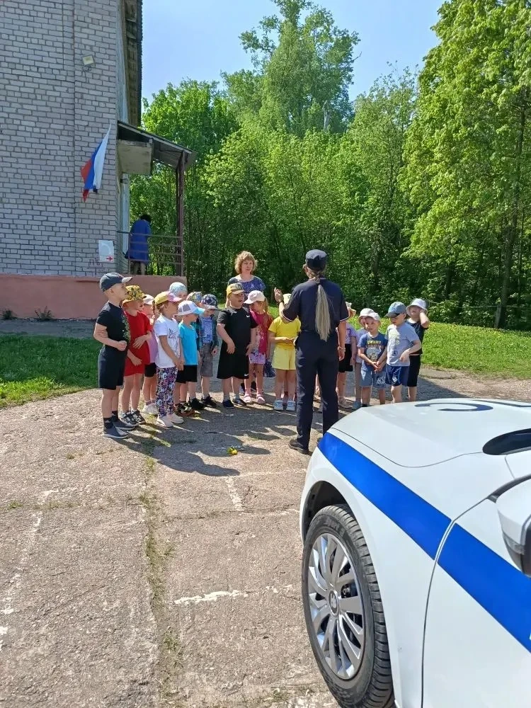 🚓Сегодня к нам в детский сад приезжали инспектора ГИБДД.