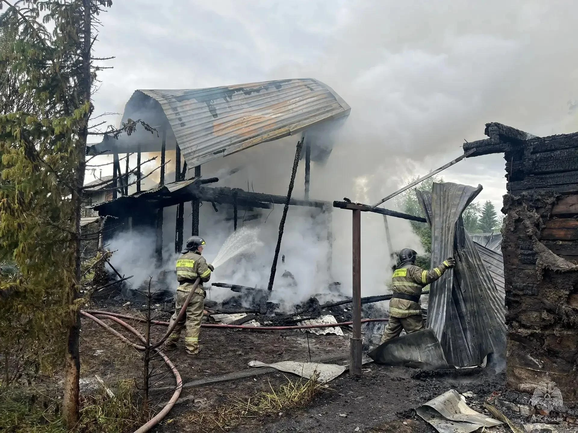 🚒 В Шихово сгорел частный дом, есть пострадавший.