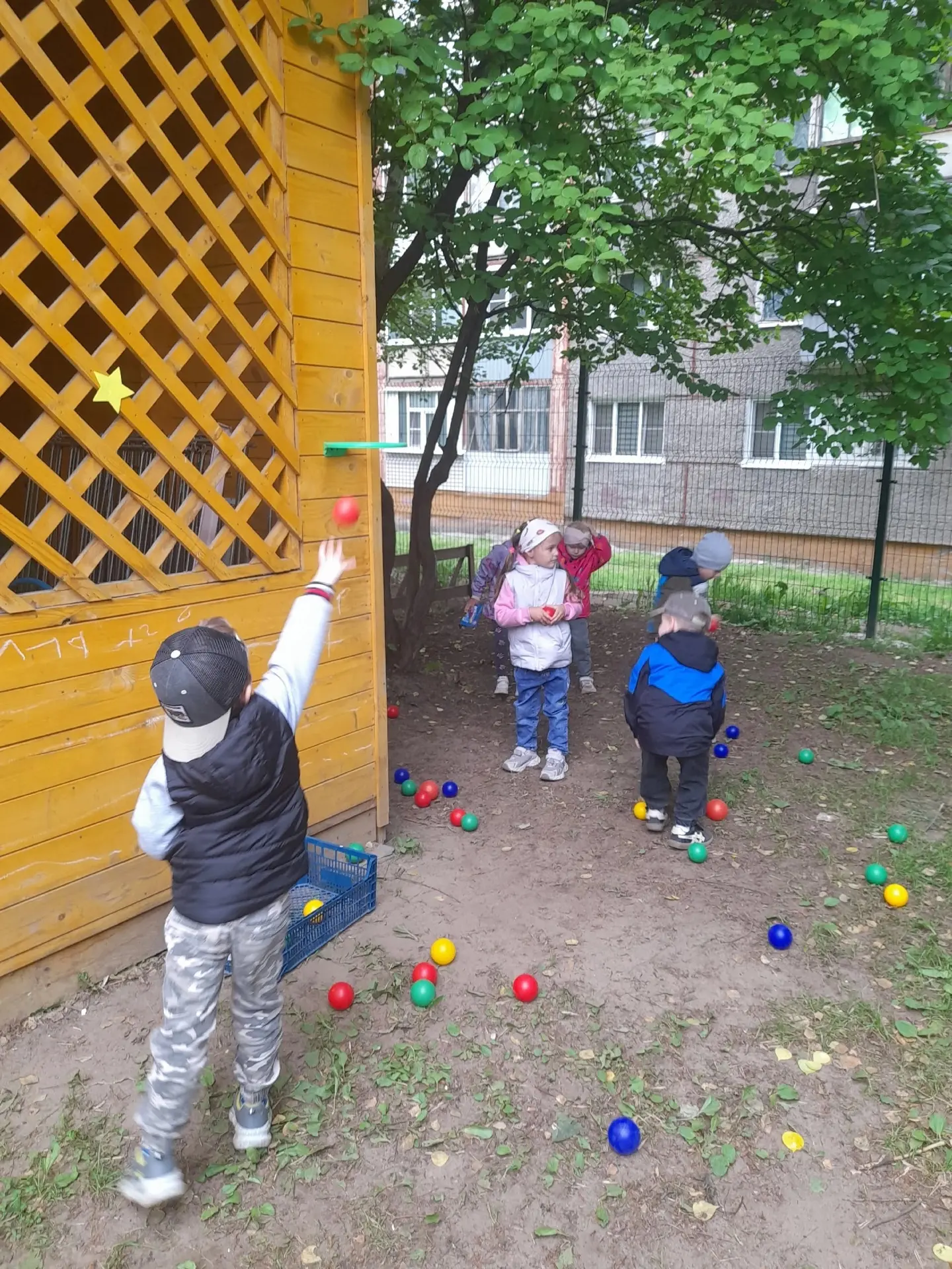 Лето — это маленькая жизнь, и в нашем детском саду она бьет ключом!