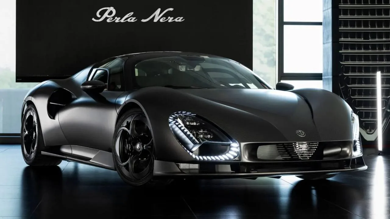 Alfa Romeo «Чёрную жемчужину» — уникальную 33 Stradale Perla Nera, существующую в единс...