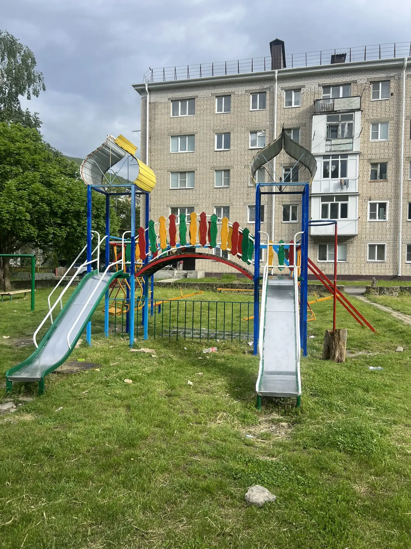 Детская площадка по адресу ул. Ленина, 28 приведена в порядок