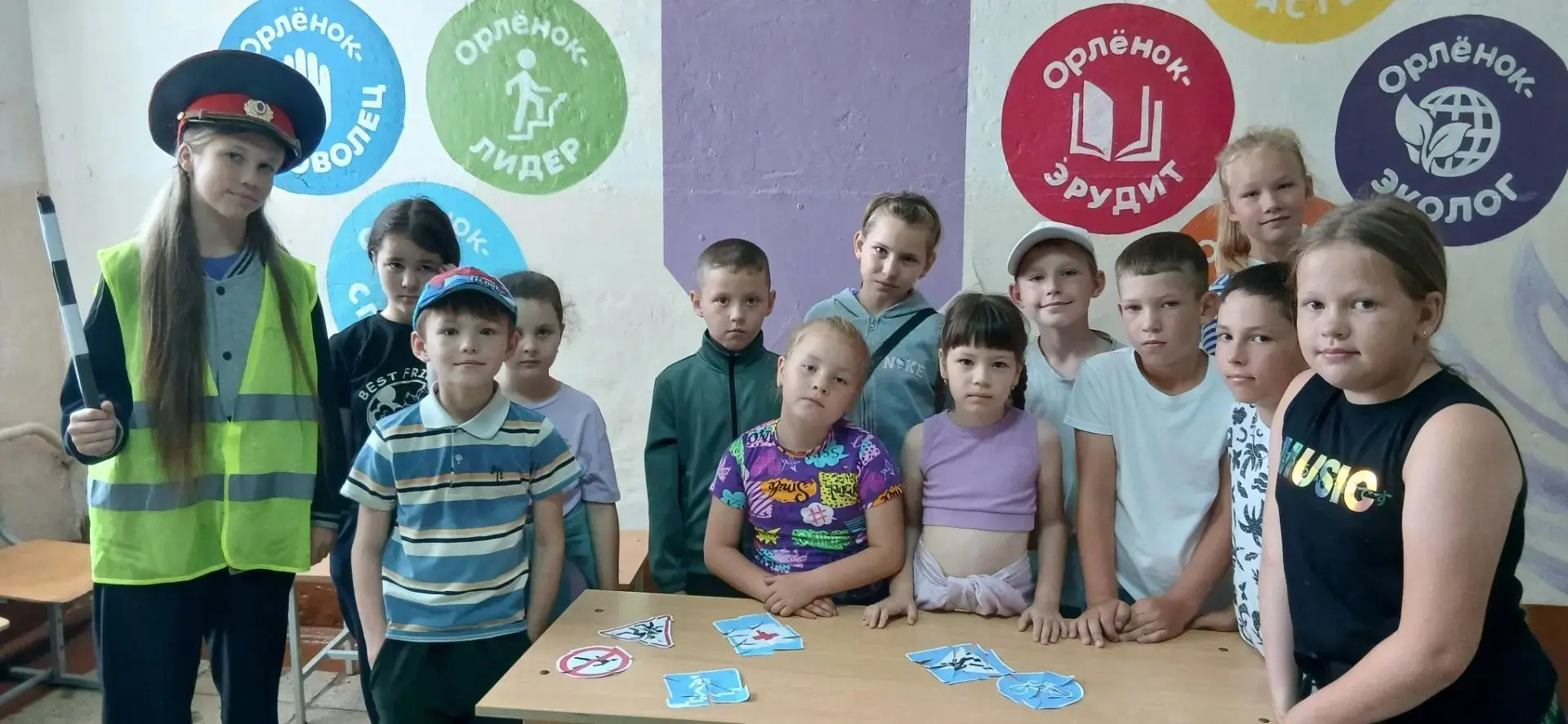🚦 Сегодня в школьном лагере состоялось занимательное мероприятие по безопасности дорожного движения