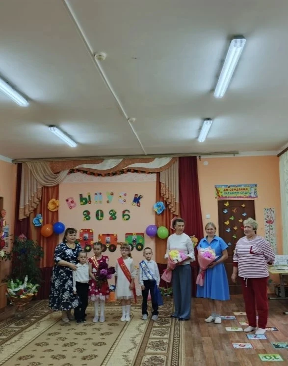 В дошкольной группе МБОУ «Тоншермирнская СОШ» состоялся торжественный выпускной вечер д...