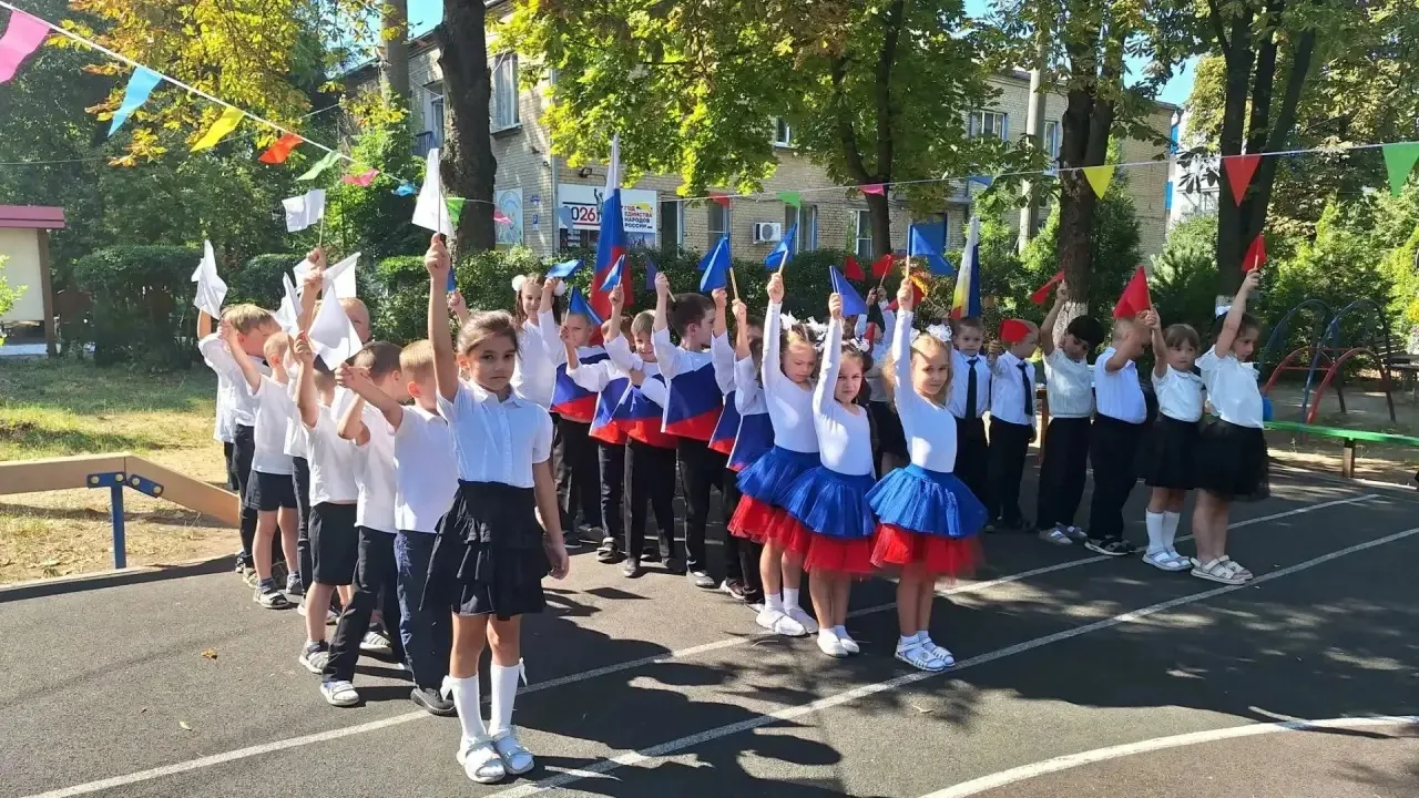 🇷🇺В детском саду № 175 «Скворушка» День флага России стал настоящим событием! Ведь эт...