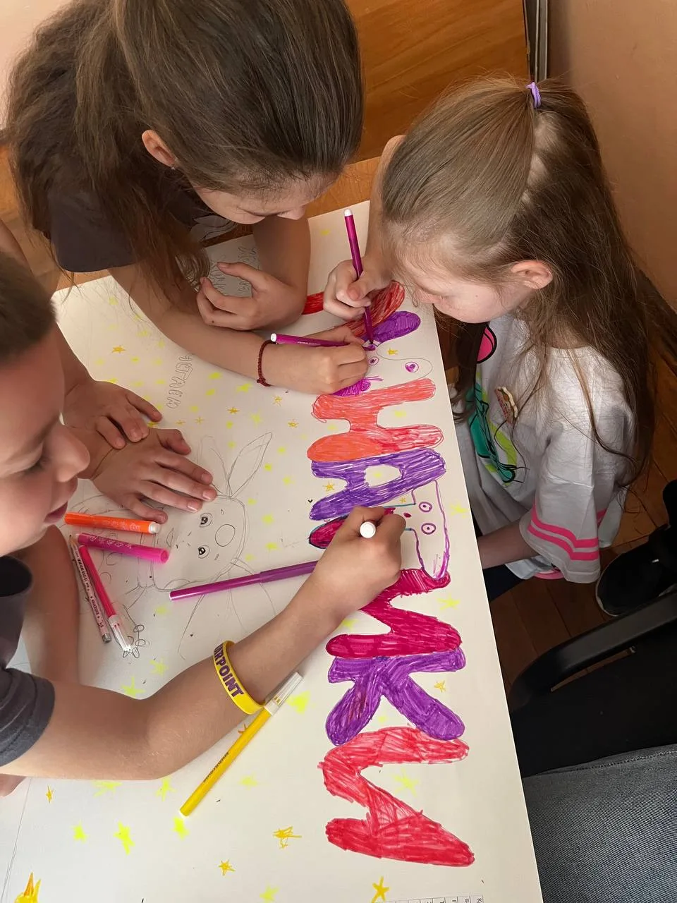☀️Веселье в самом разгаре)☀️

3 июня в Лицее №103 ребята детского лагеря "Улыбка" начали день с заря