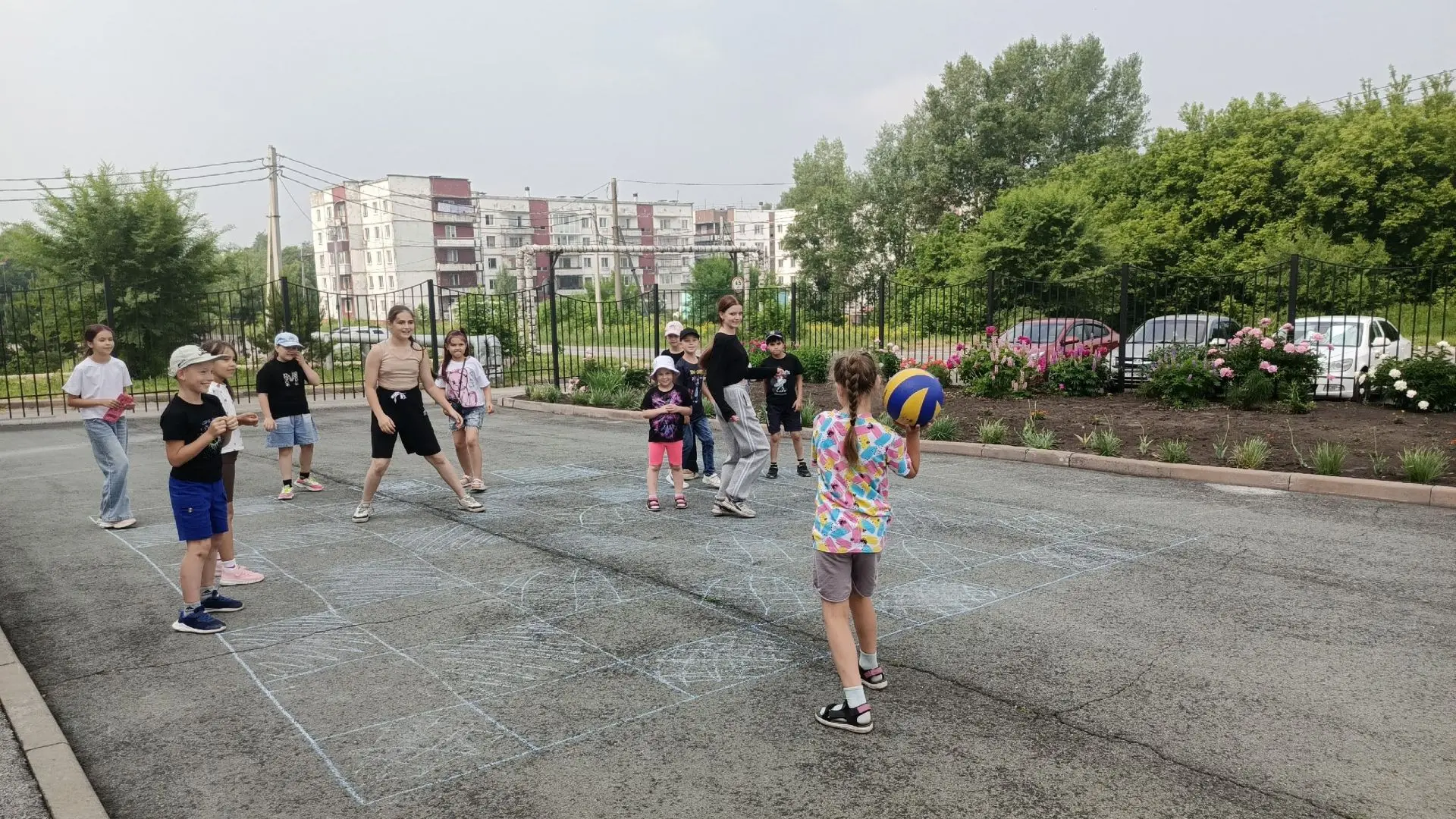 Эмоции, драйв и звонкий смех!

В рамках работы летних спортивных площадок мы с ребятами вновь окунул