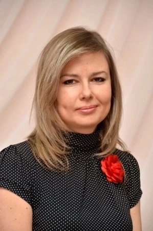 Сегодня день рождения отмечает концертмейстер Уварова Мария Владимировна.