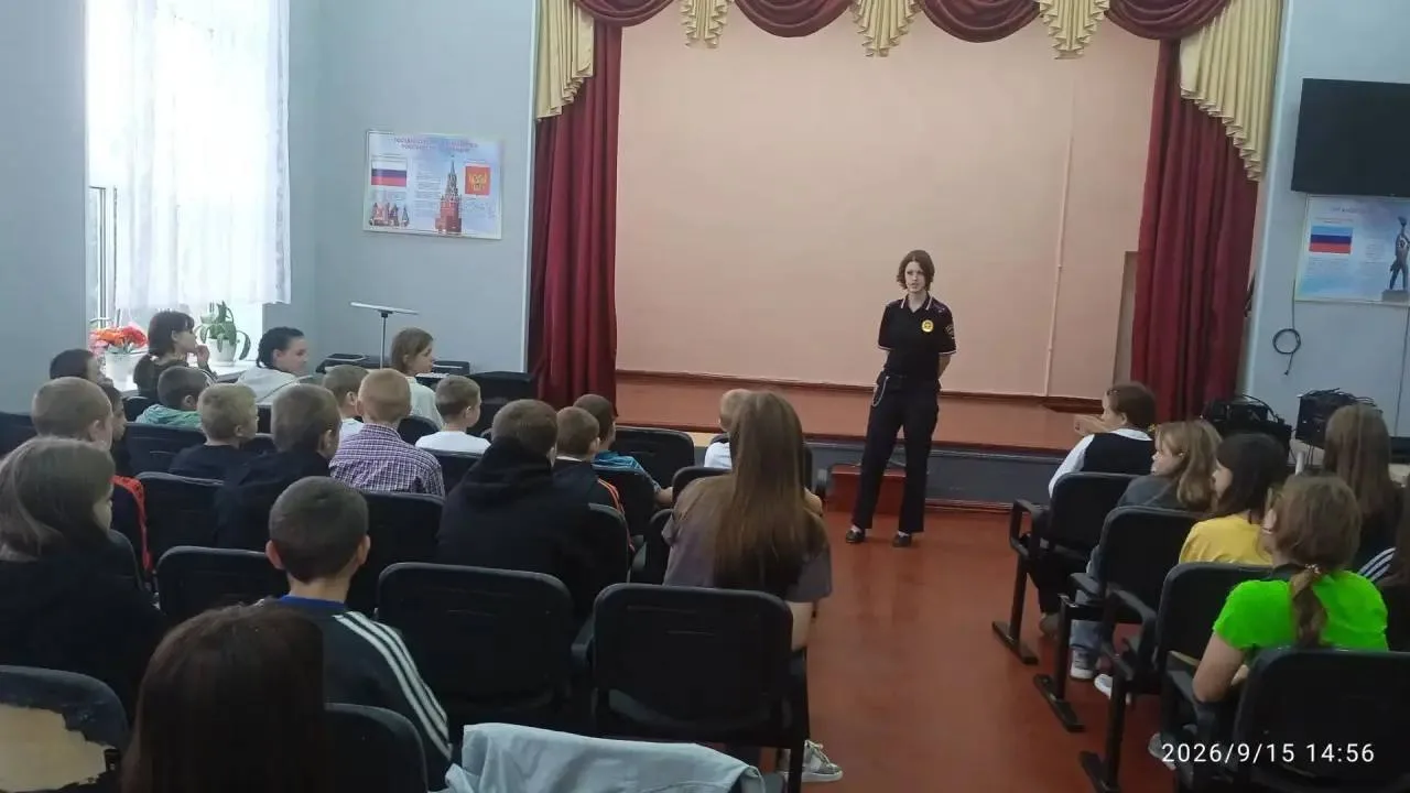 В школе‑интернате состоялась важная и полезная встреча — к ребятам приехала сотрудница ...
